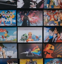 Imagem de um mosaico com imagens de vários filmes, séries e animes.