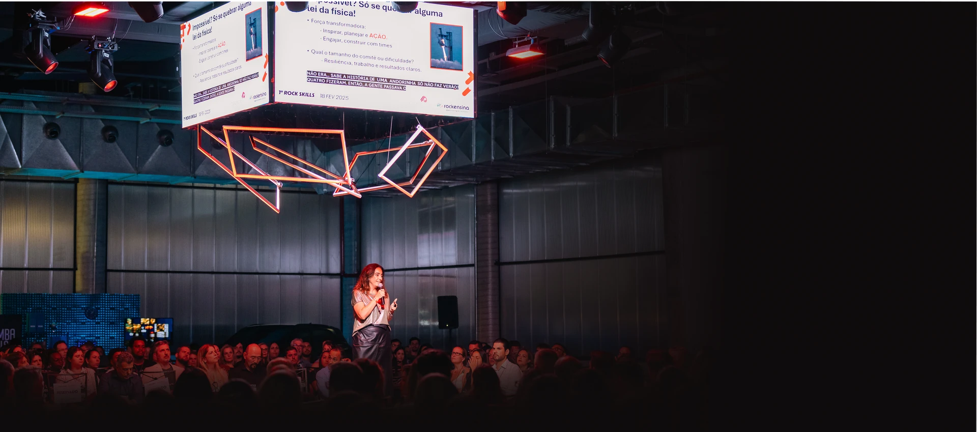 Imagem de um evento sendo legendado